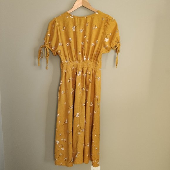Universal Thread Yellow V Neck Maxi Dress Size Small - Picture 7 of 10
